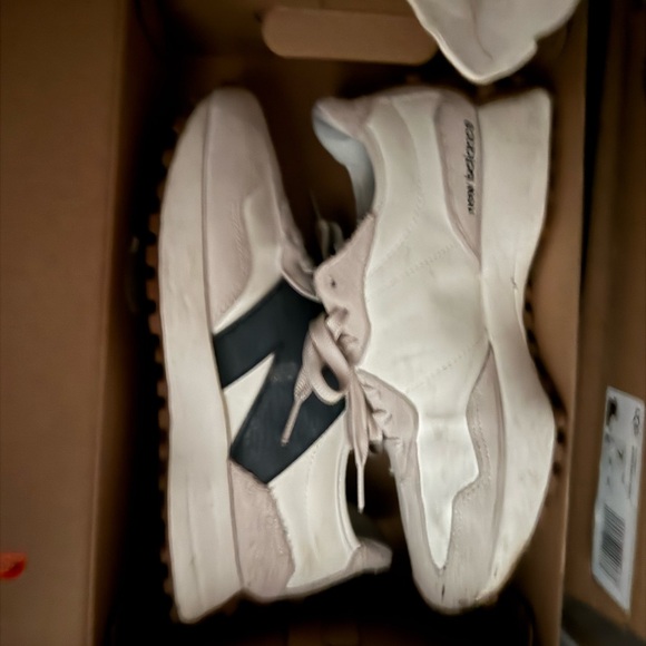 New Balance White and Black Athletic Shoes - Picture 1 of 5